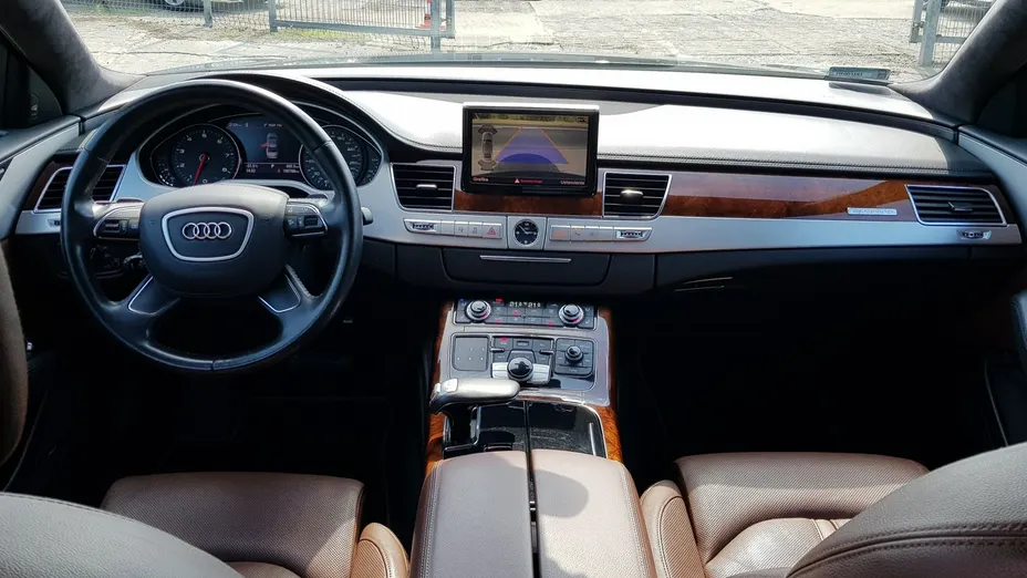 AUDI A8 -