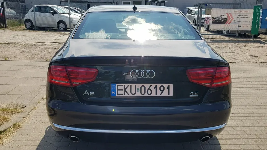 AUDI A8 -