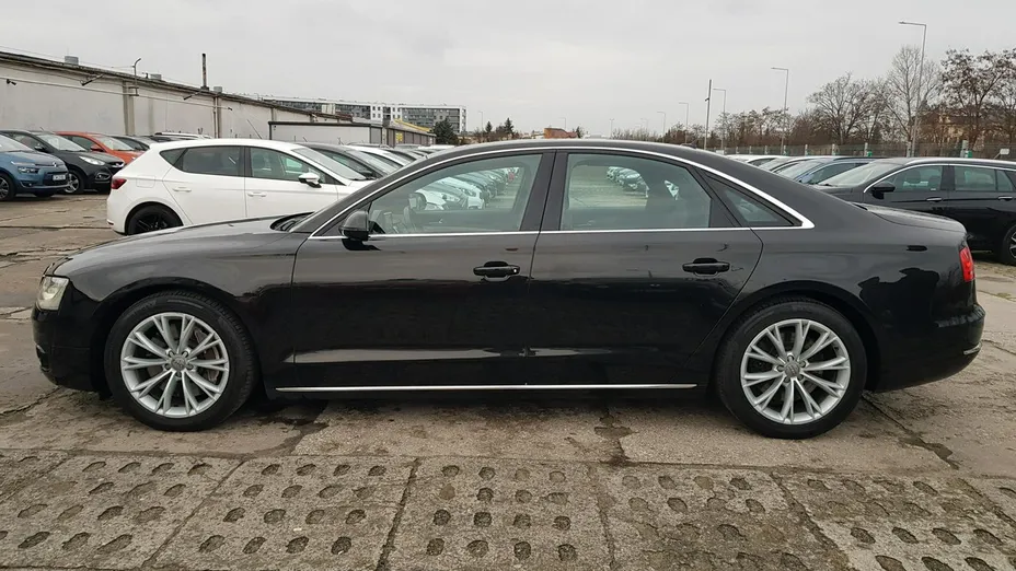 AUDI A8 -