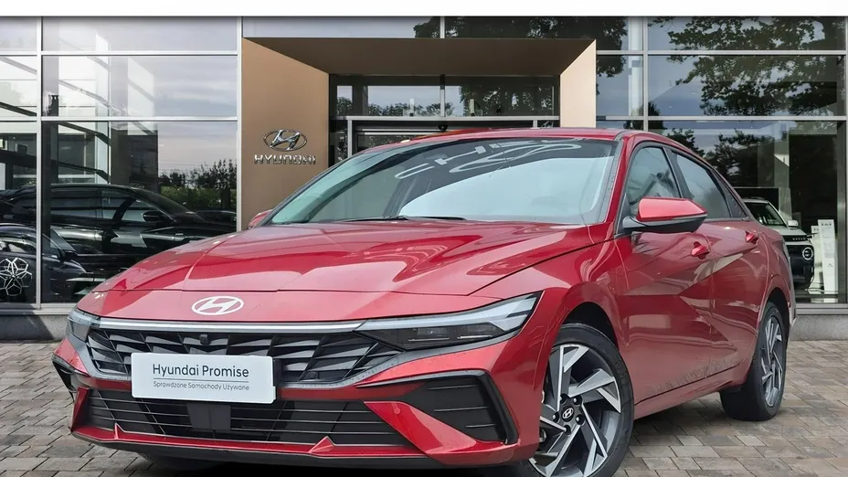 HYUNDAI Elantra -