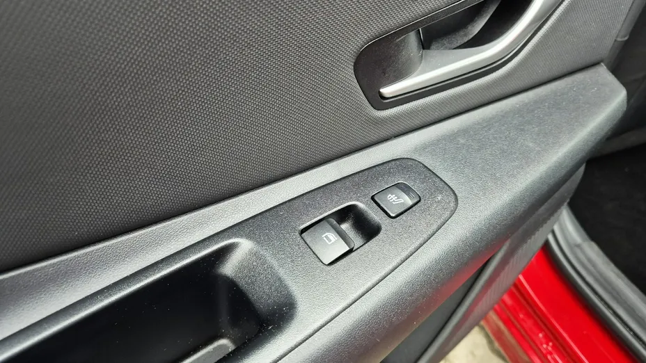 HYUNDAI Elantra -