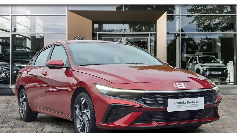 HYUNDAI Elantra -
