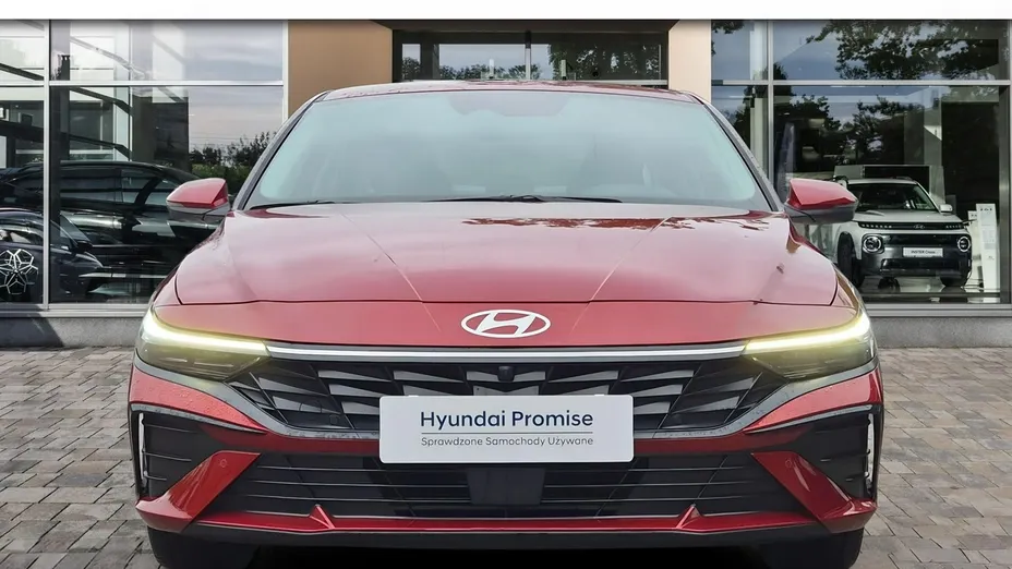 HYUNDAI Elantra -