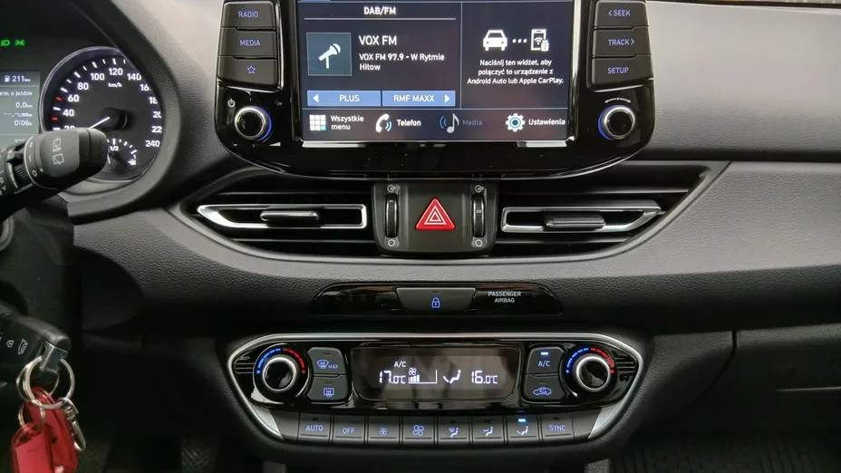 HYUNDAI i30 -
