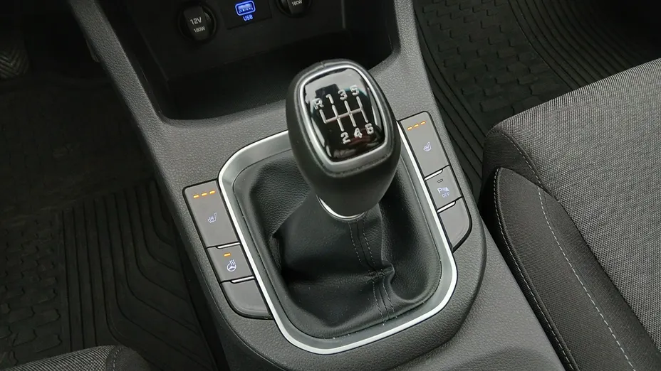 HYUNDAI i30 -