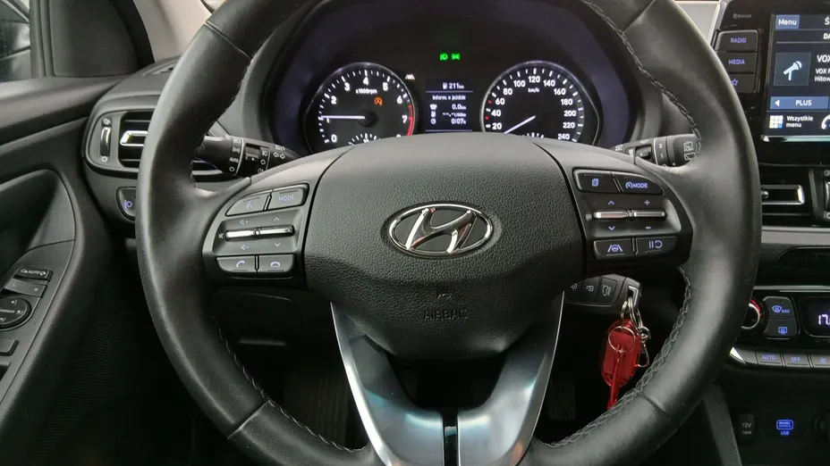 HYUNDAI i30 -