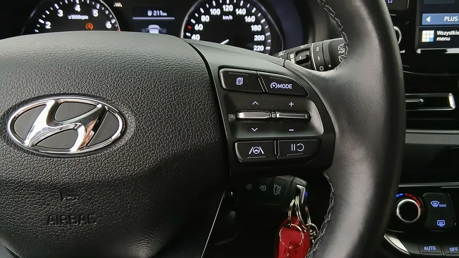 HYUNDAI i30 -