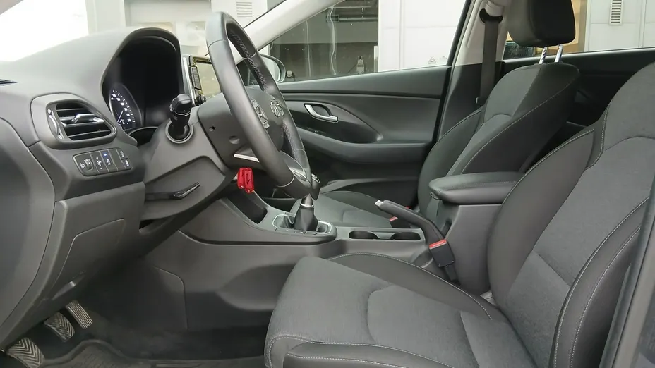 HYUNDAI i30 -