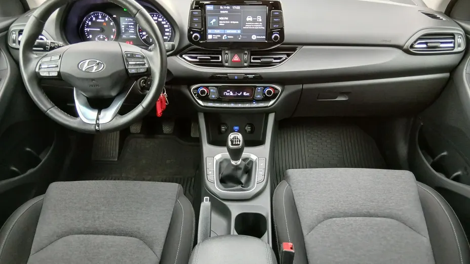 HYUNDAI i30 -