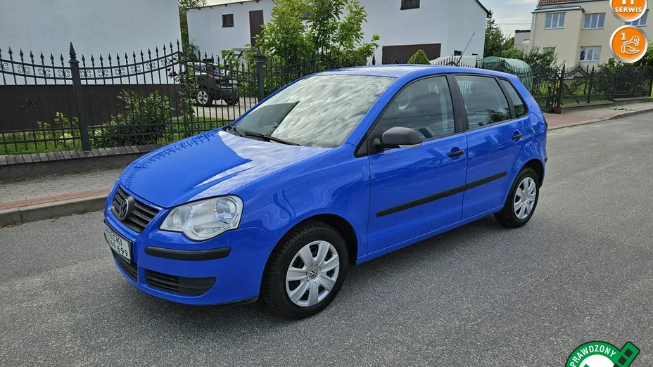 VOLKSWAGEN Polo -