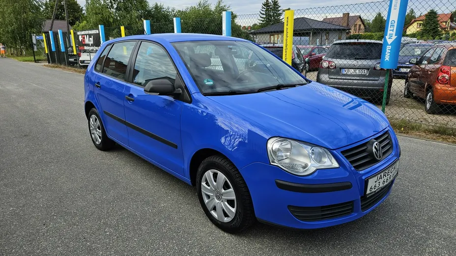 VOLKSWAGEN Polo -