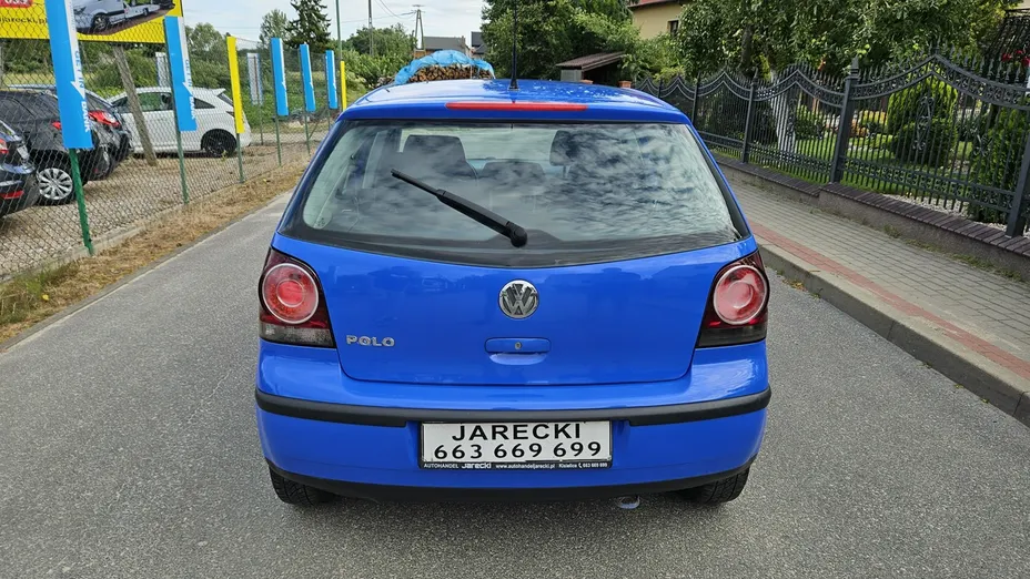 VOLKSWAGEN Polo -