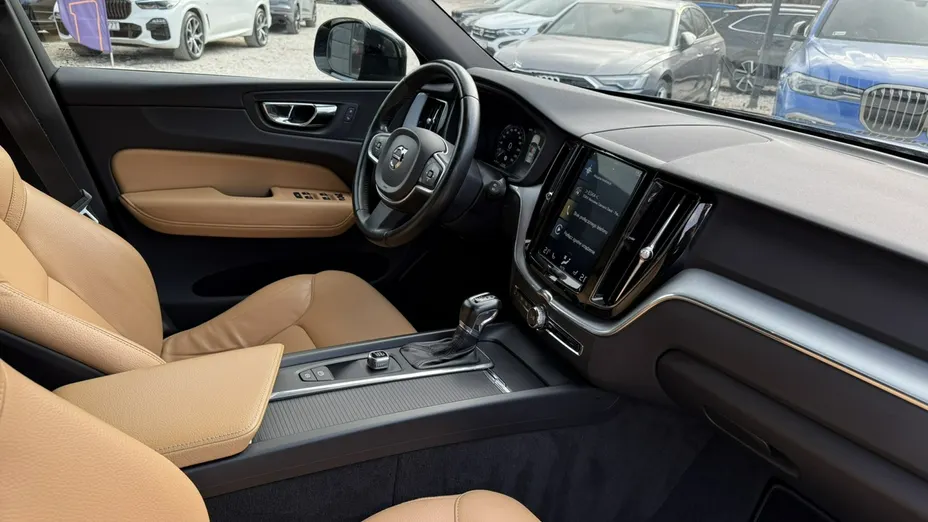 VOLVO XC60 -