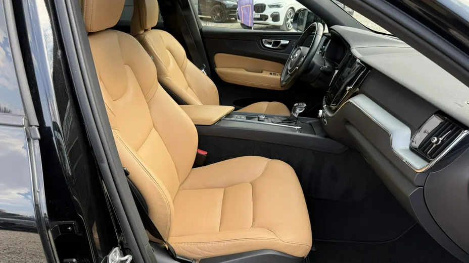 VOLVO XC60 -