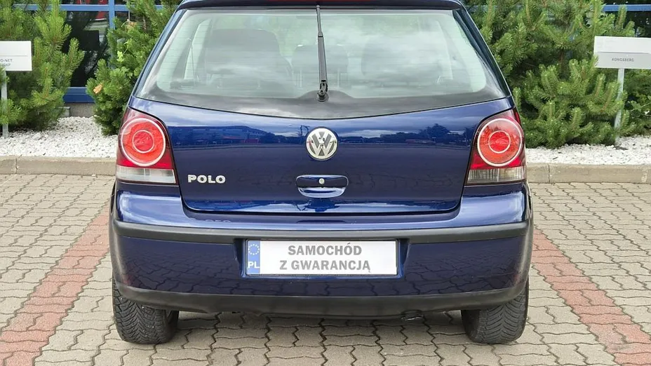 VOLKSWAGEN Polo -