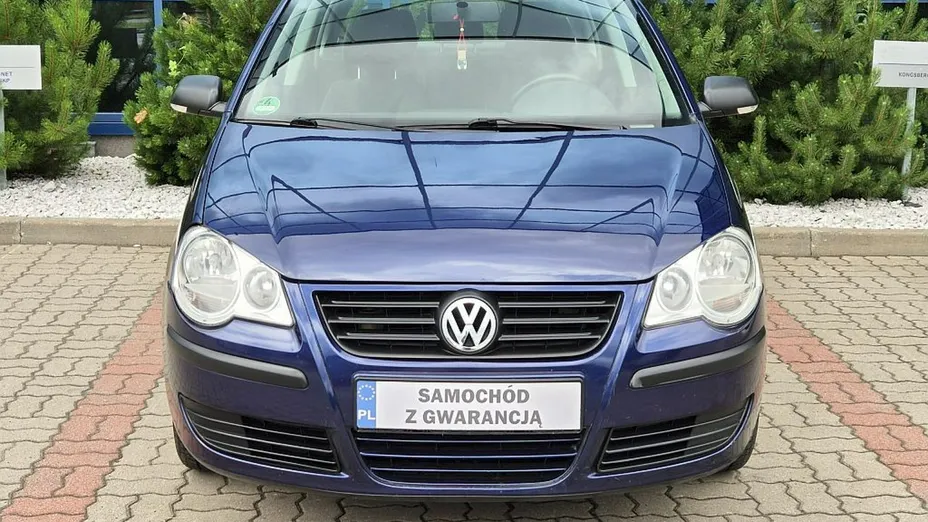 VOLKSWAGEN Polo -