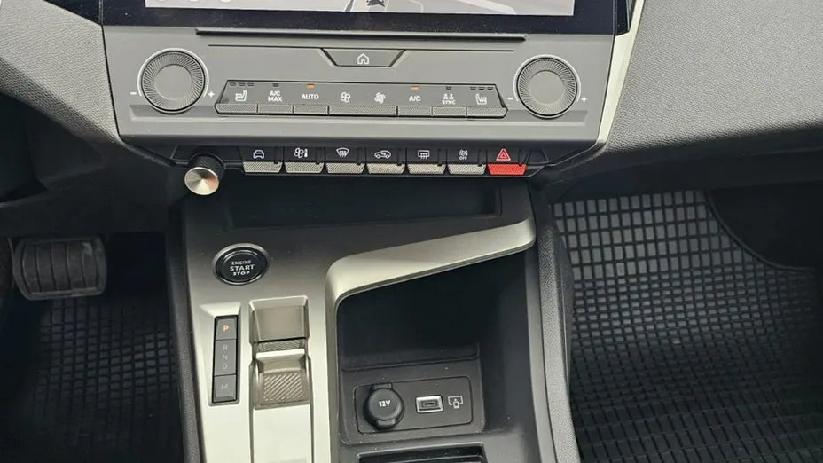 PEUGEOT 308 -