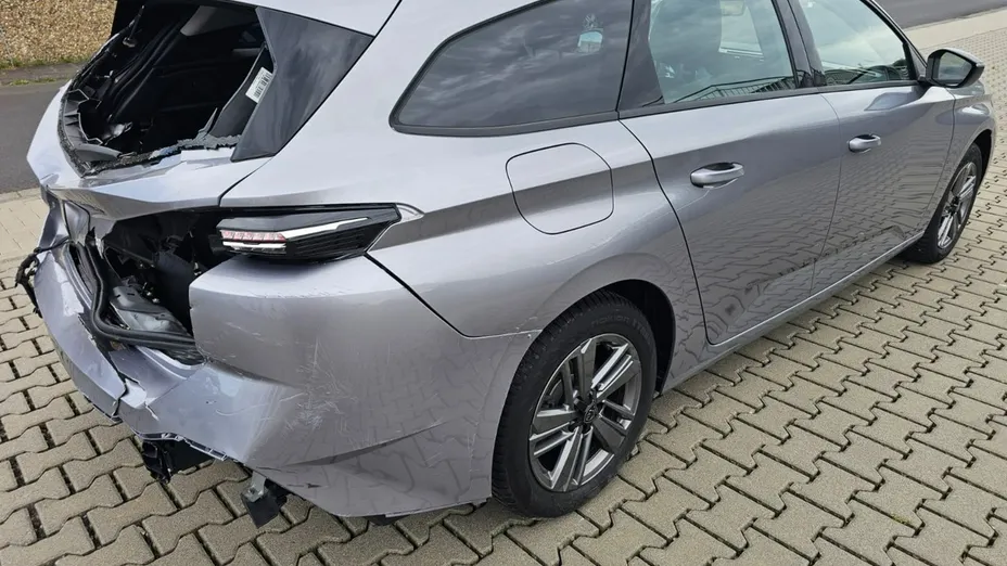 PEUGEOT 308 -