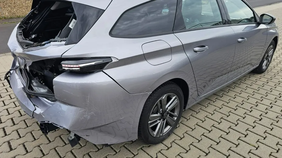PEUGEOT 308 -