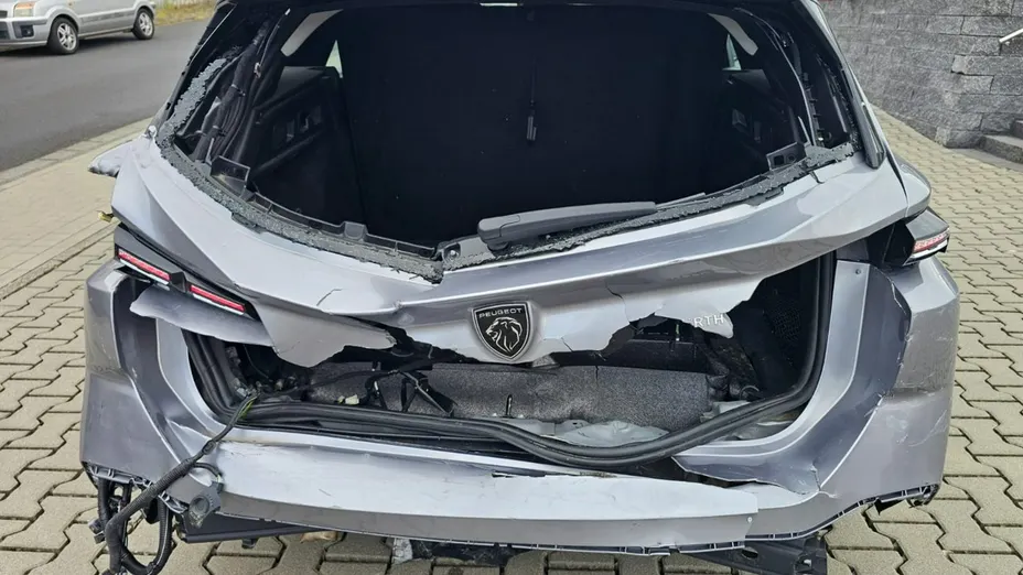 PEUGEOT 308 -