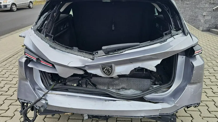 PEUGEOT 308 -