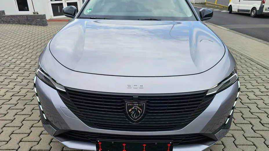 PEUGEOT 308 -