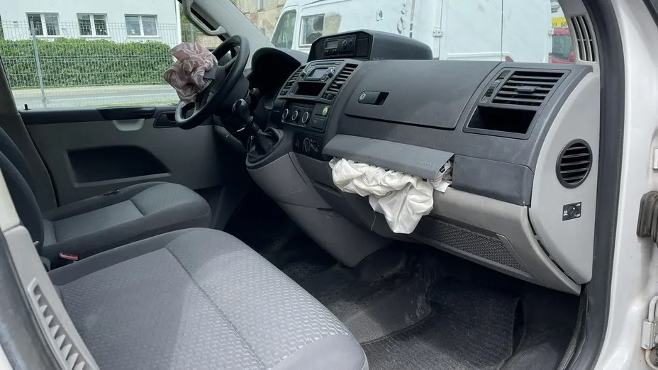 VOLKSWAGEN Transporter -