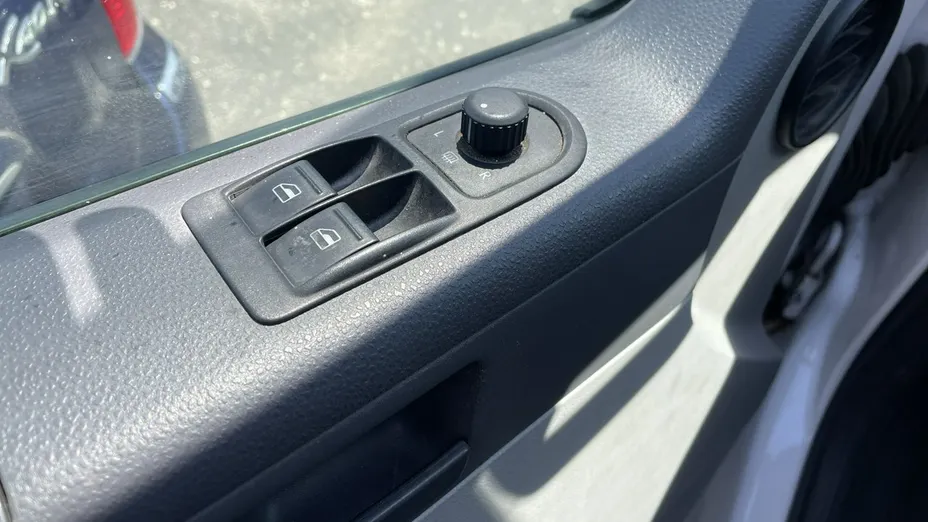 VOLKSWAGEN Transporter -