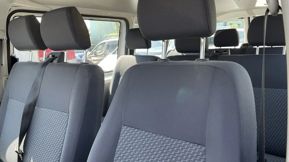 VOLKSWAGEN Transporter -