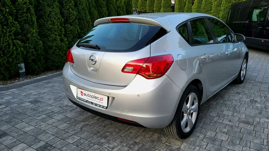 OPEL Astra -