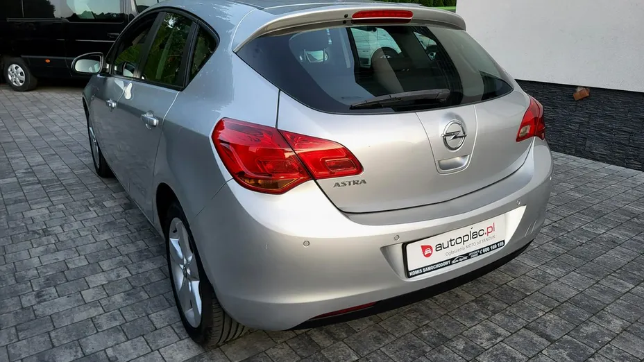 OPEL Astra -