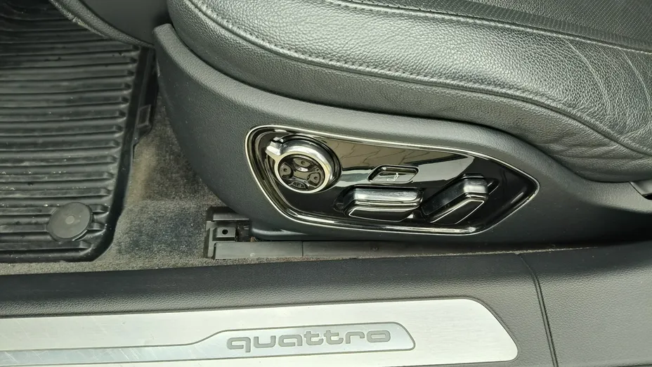 AUDI A8 -