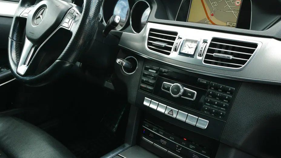 MERCEDES-BENZ E Klasa -