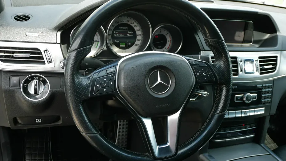 MERCEDES-BENZ E Klasa -