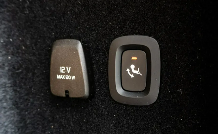 VOLVO V60 -
