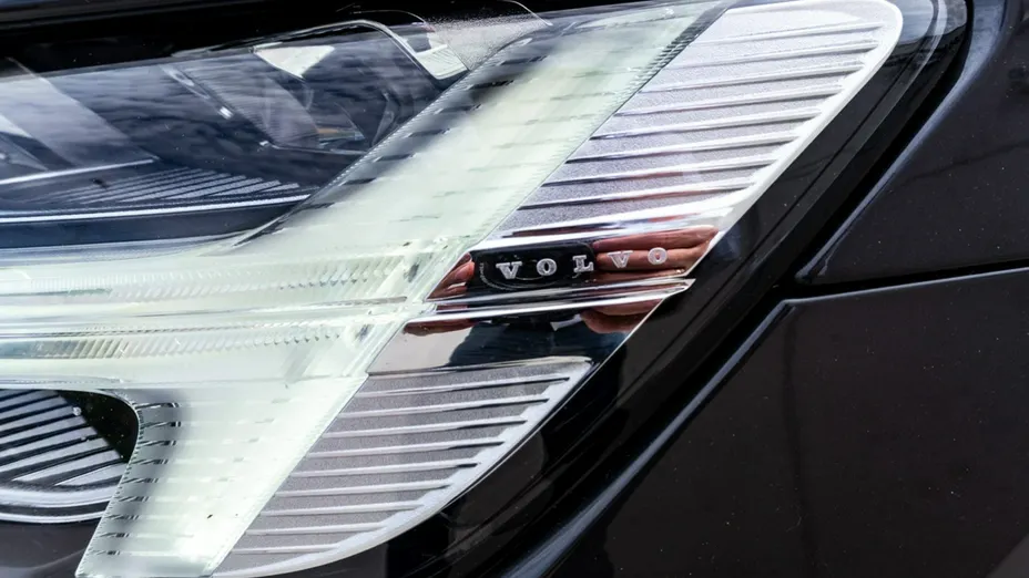 VOLVO V60 -