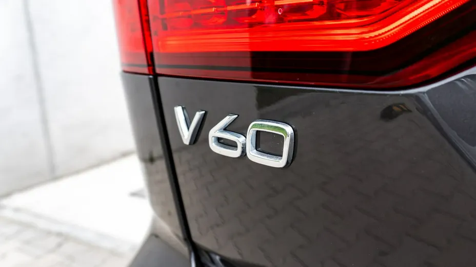 VOLVO V60 -