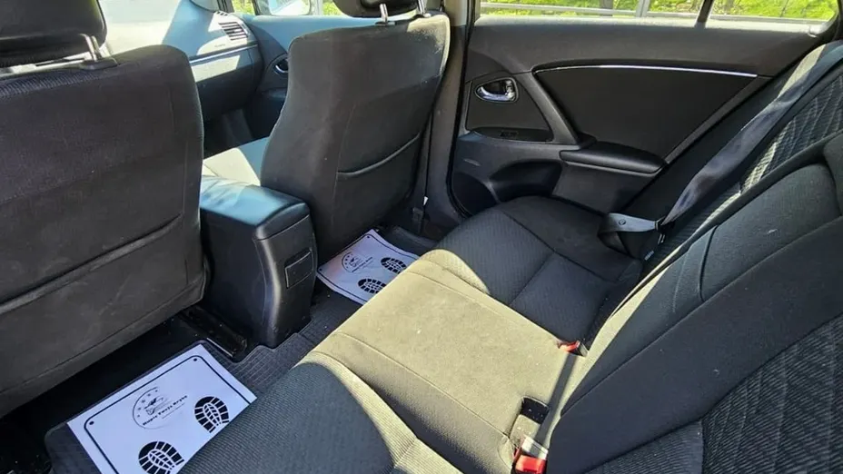 TOYOTA Avensis -