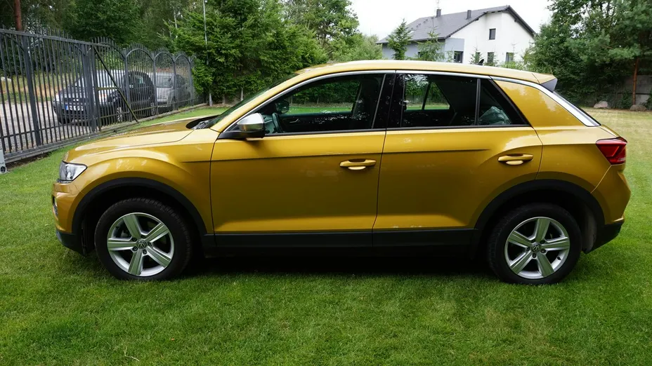VOLKSWAGEN T-ROC -