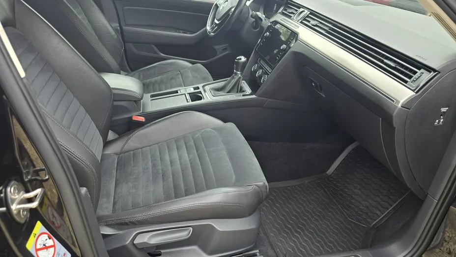 VOLKSWAGEN Passat -