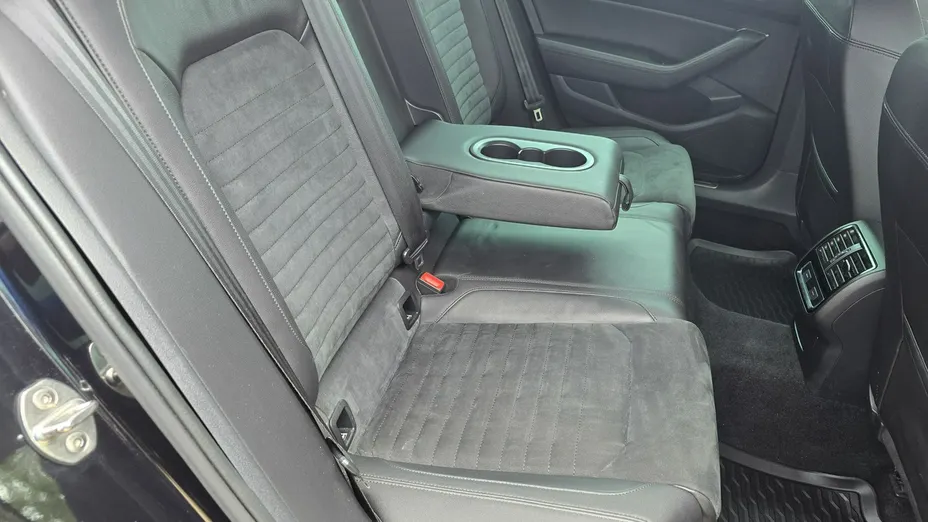 VOLKSWAGEN Passat -