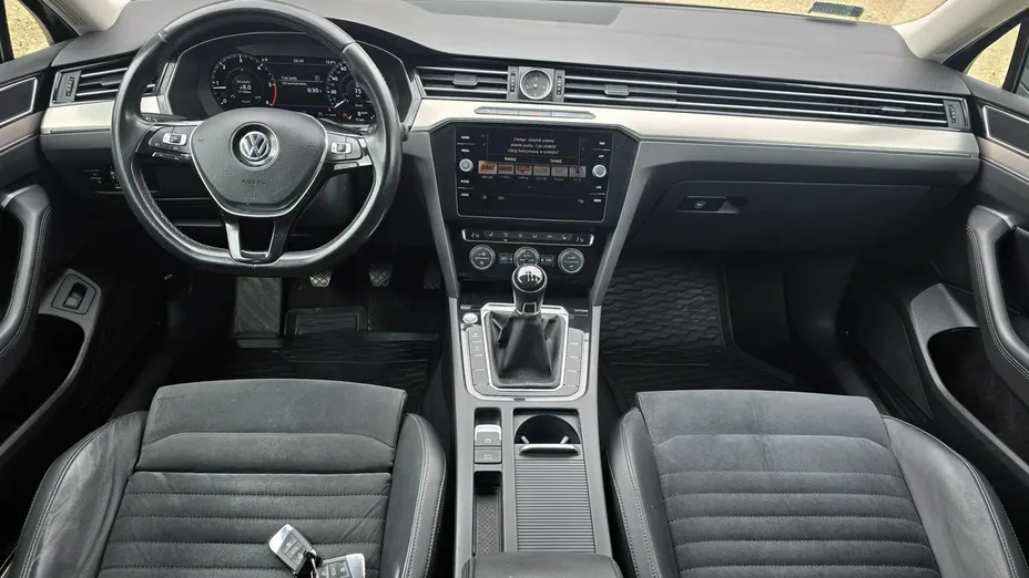 VOLKSWAGEN Passat -