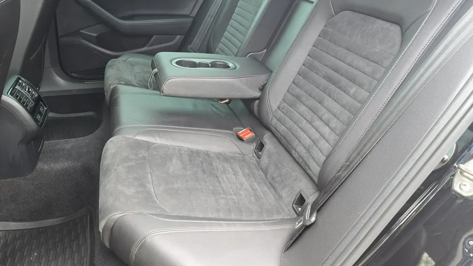 VOLKSWAGEN Passat -