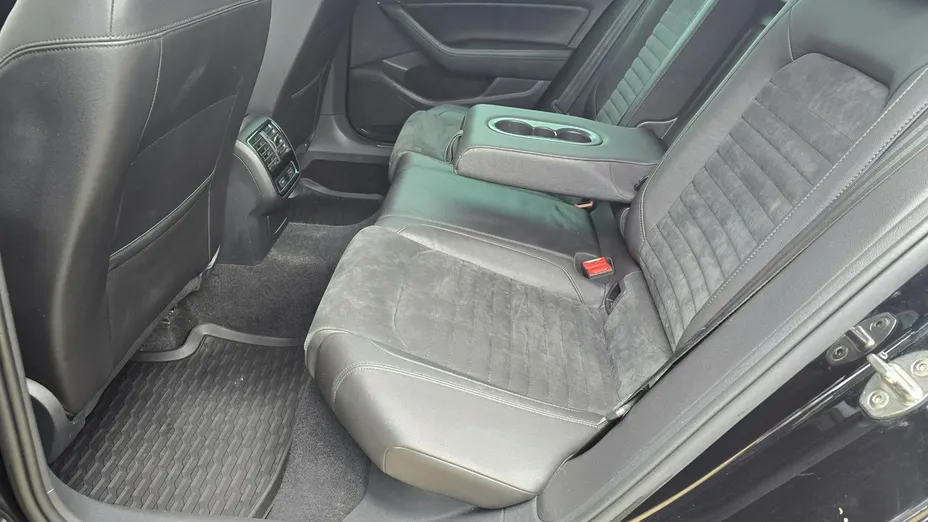VOLKSWAGEN Passat -
