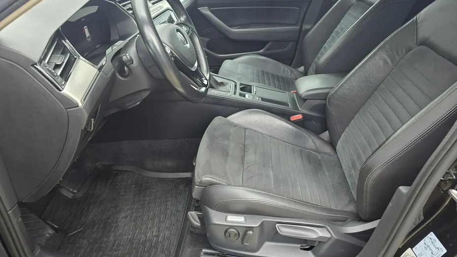 VOLKSWAGEN Passat -