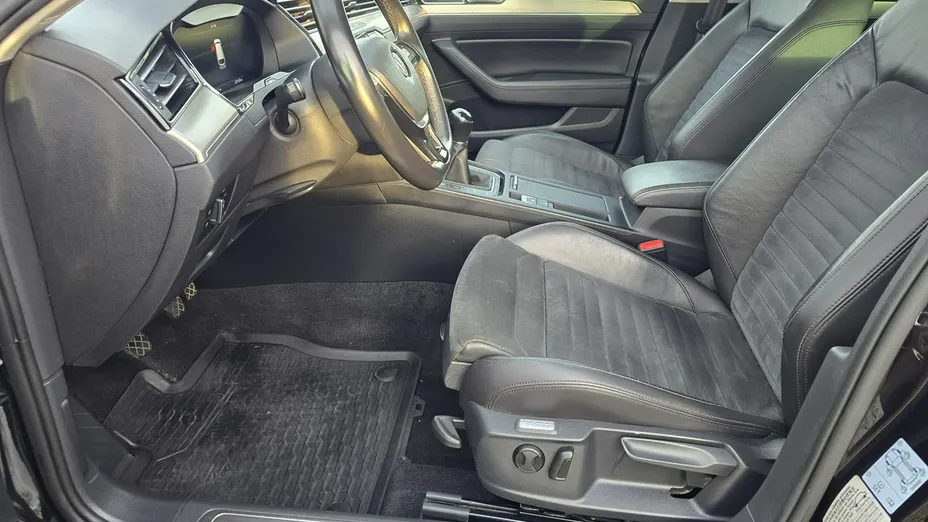VOLKSWAGEN Passat -