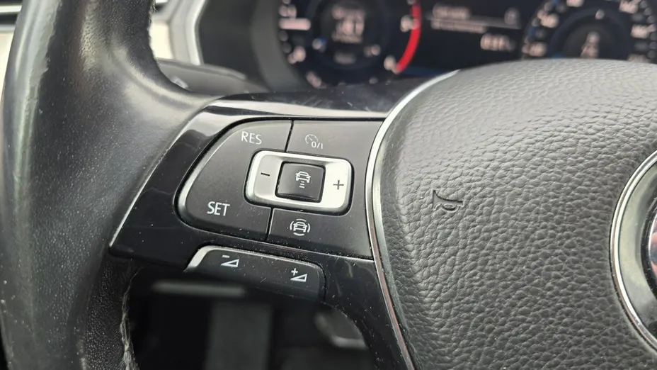 VOLKSWAGEN Passat -