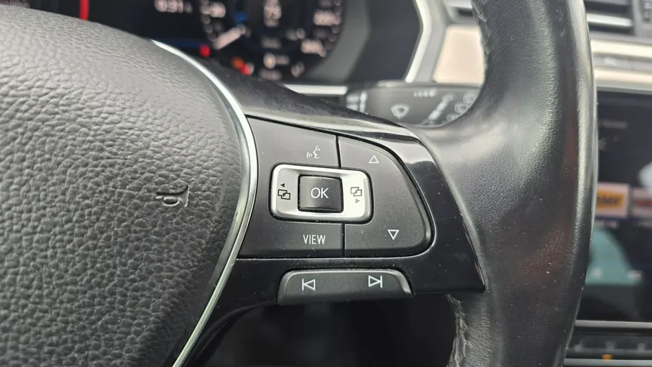 VOLKSWAGEN Passat -