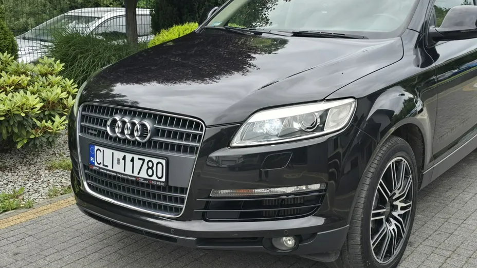 AUDI Q7 -