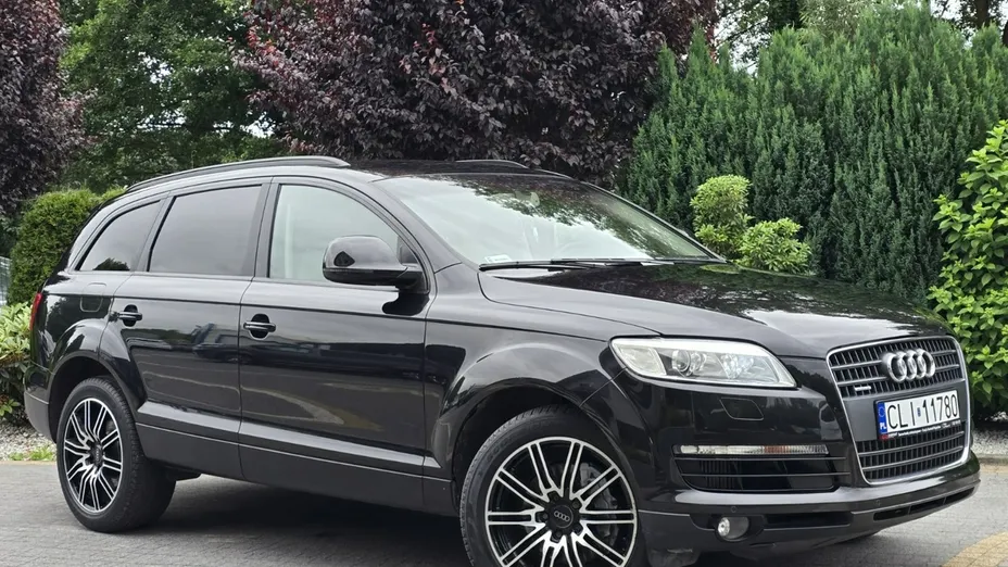 AUDI Q7 -